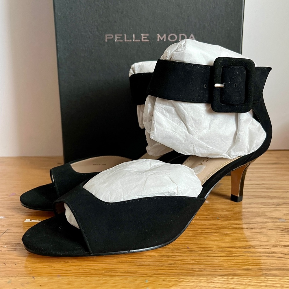 Pelle Moda Suede Low Heel